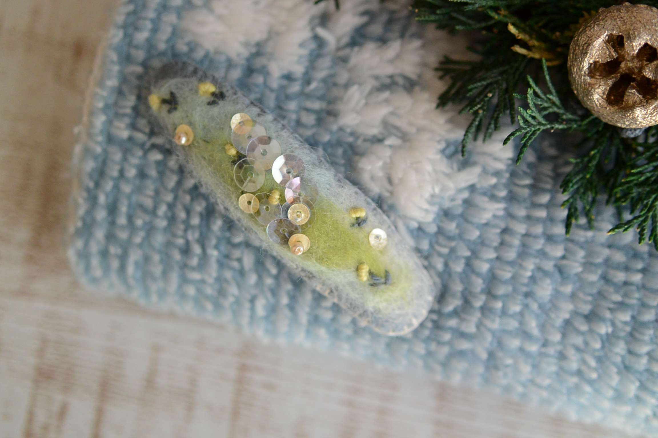 フェルトのぱっちんピン