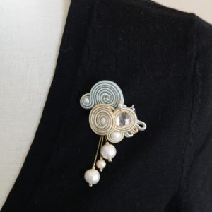ソウタシエ  ブローチ
