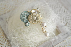 ソウタシエ  ブローチ