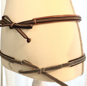 真田紐と革のベルト