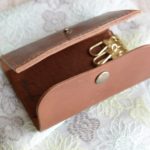 革のキーケースを作りに。