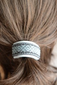 革+こぎん刺し 髪ゴム