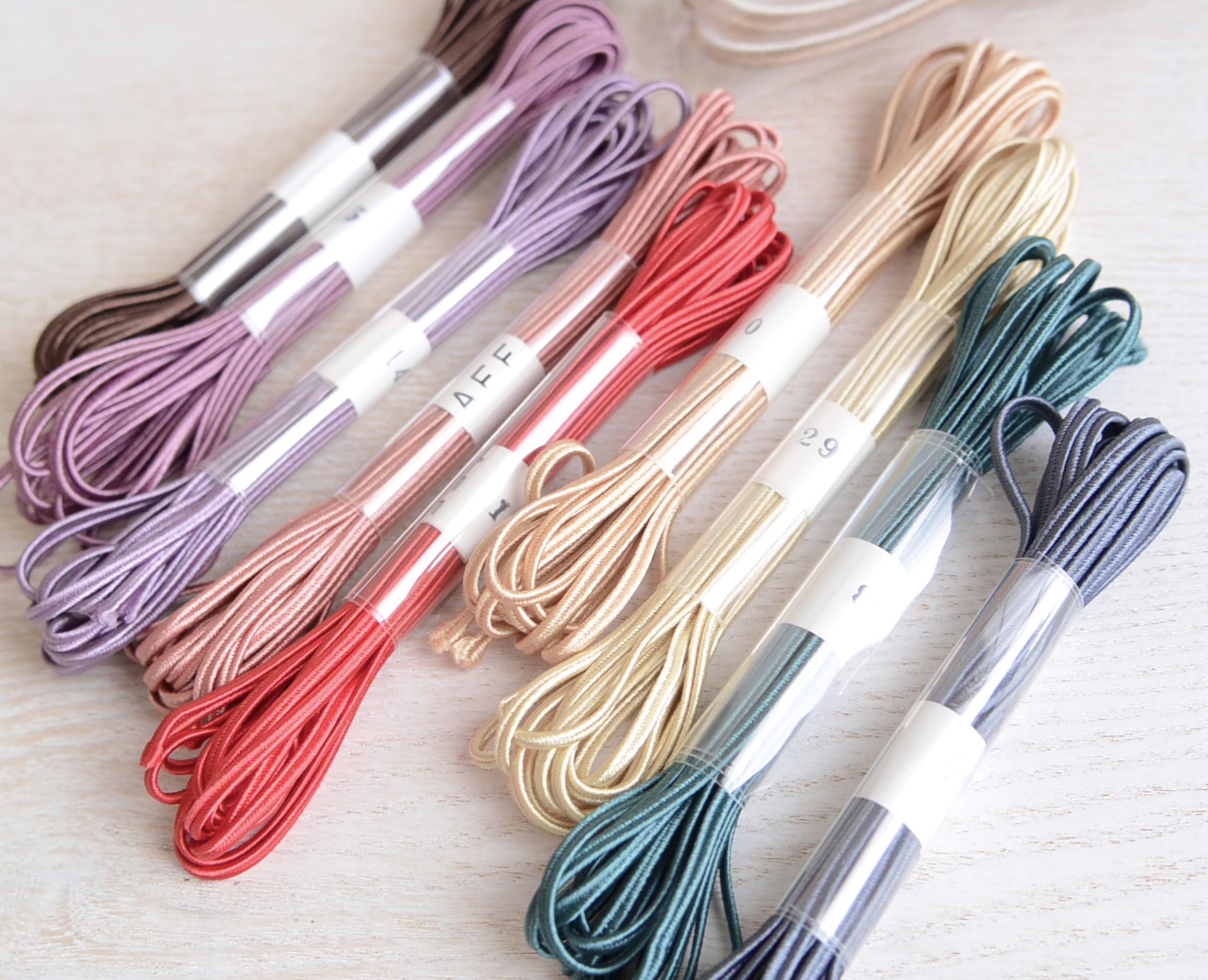 コード刺繍のソウタシエとは？アクセサリーの作り方もご紹介