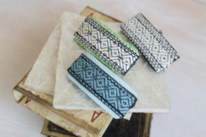 こぎん刺しと革のヘアゴム