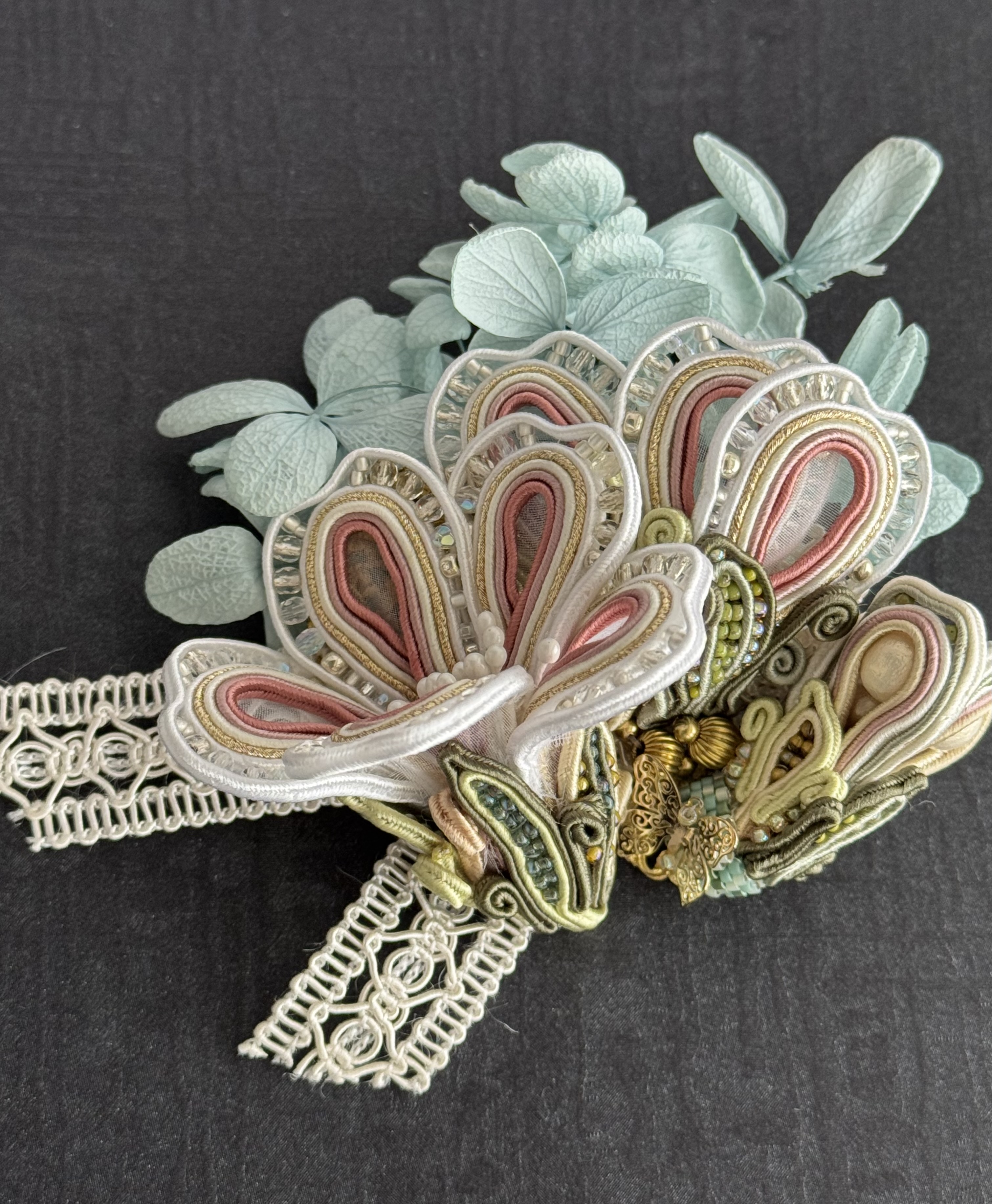 ソウタシエの桜　＝花ひらく気配＝